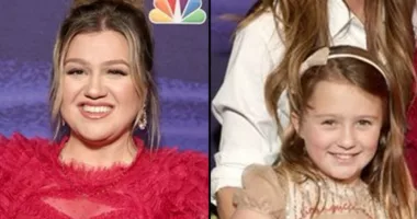 Kelly Clarkson Brings Daughter River Rose to 2022 PCAs: Photos