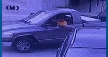 Jacksonville police seek man seen towing and stealing car