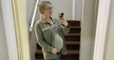 Joy-Anna Duggar Proudly Violates Family Dress Code In Latest Baby Bump Selfie!