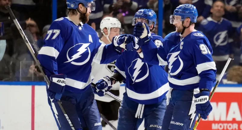 Lightning beat Kings 5-2 for 12th straight home win