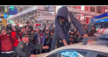 Protests Get Violent in NYC's Times Square After Release of Tyre Nichols Video