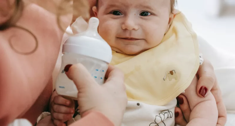 Baby Milk Found Infected With Lead- What Are Signs And Symptoms Of Lead In Children?