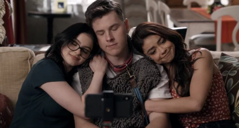 Are Ariel Winter And Nolan Gould From Modern Family Friends In Real Life?