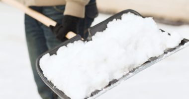 Snow on the go: What to pack in your winter emergency car kit