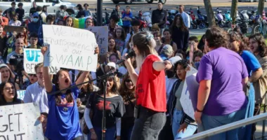 UF students protest Sasse’s presidency, make demands