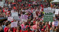 30,000 Los Angeles school workers go on strike over support workers’ pay