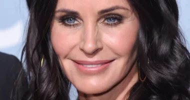 Courteney Cox And Neve Campbell's Decades-Long Friendship Goes Beyond Scream