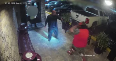 Florida bouncers take down masked armed man trying to get in club