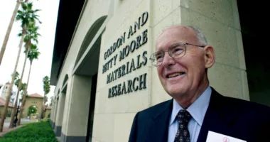 Gordon Moore death: Intel co-founder, 'Moore's Law' writer was 94
