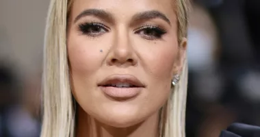 Khloé Kardashian Remains Unbothered With Clapback At Criticism Over Her 'Old Face'