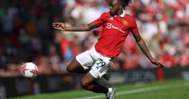 Aaron Wan-Bissaka Must Stay Put At Manchester United This Summer