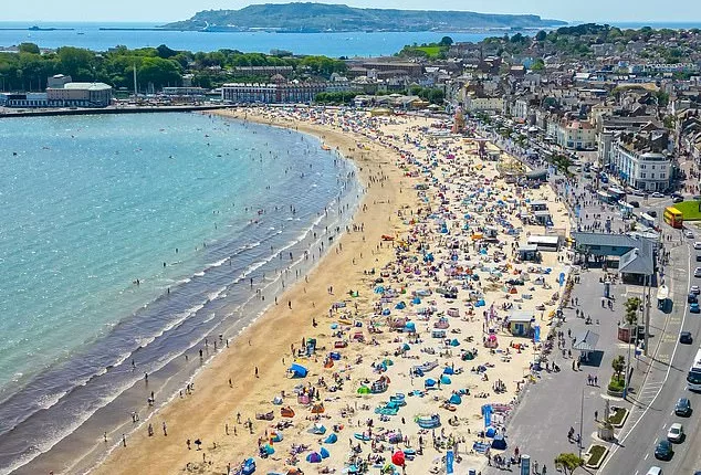 WEYMOUTH: Holidaymakers and sunbathers have flocked to the seaside resort of Weymouth in Dorset to enjoy the scorching hot sunshine during the bank holiday weekend