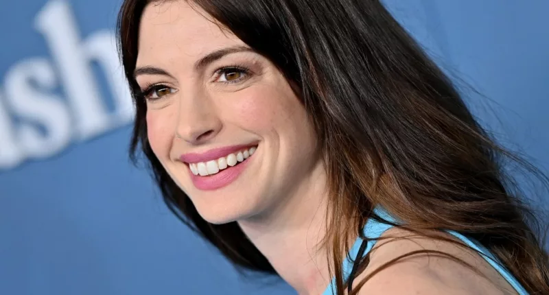 Anne Hathaway posing at the Global Premiere of Apple TV+'s "WeCrashed"
