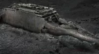 Relatives of people who died on the Titanic have said the wreck should be left