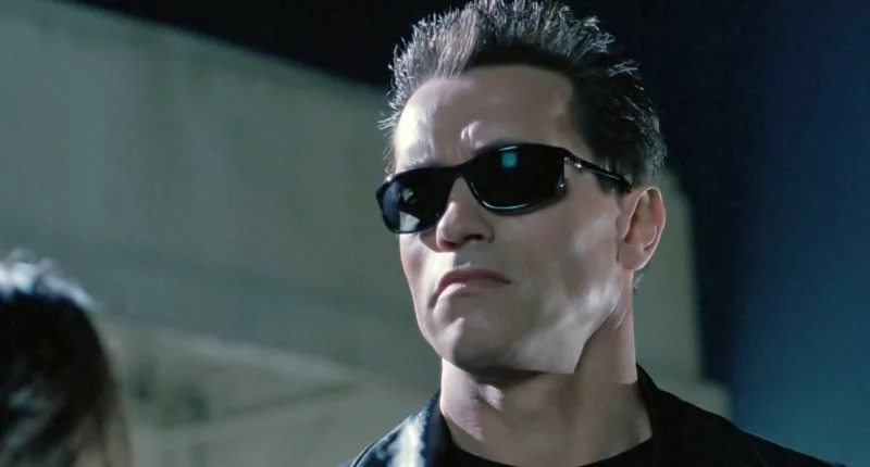 Arnold Schwarzenegger in Terminator 2-1