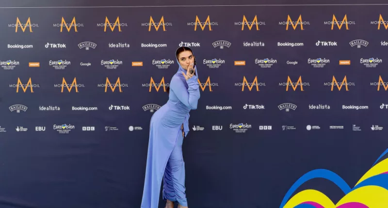 Mae Muller was involved in an abusive relationship