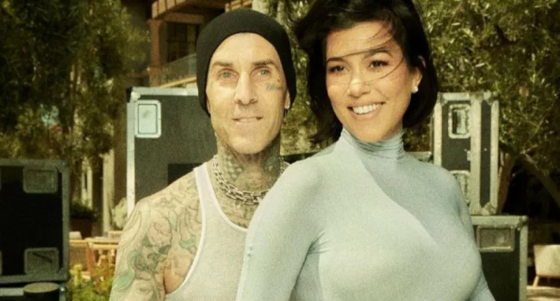 Travis Barker and Kourtney Kardashian have posed for a maternity shoot