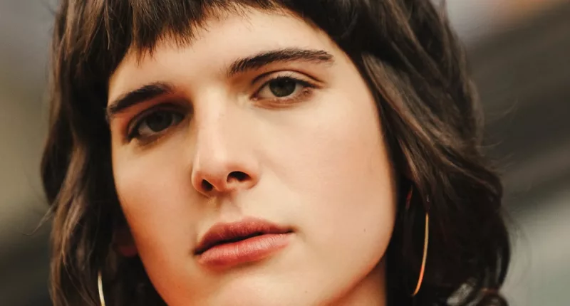 Hari Nef Gay
