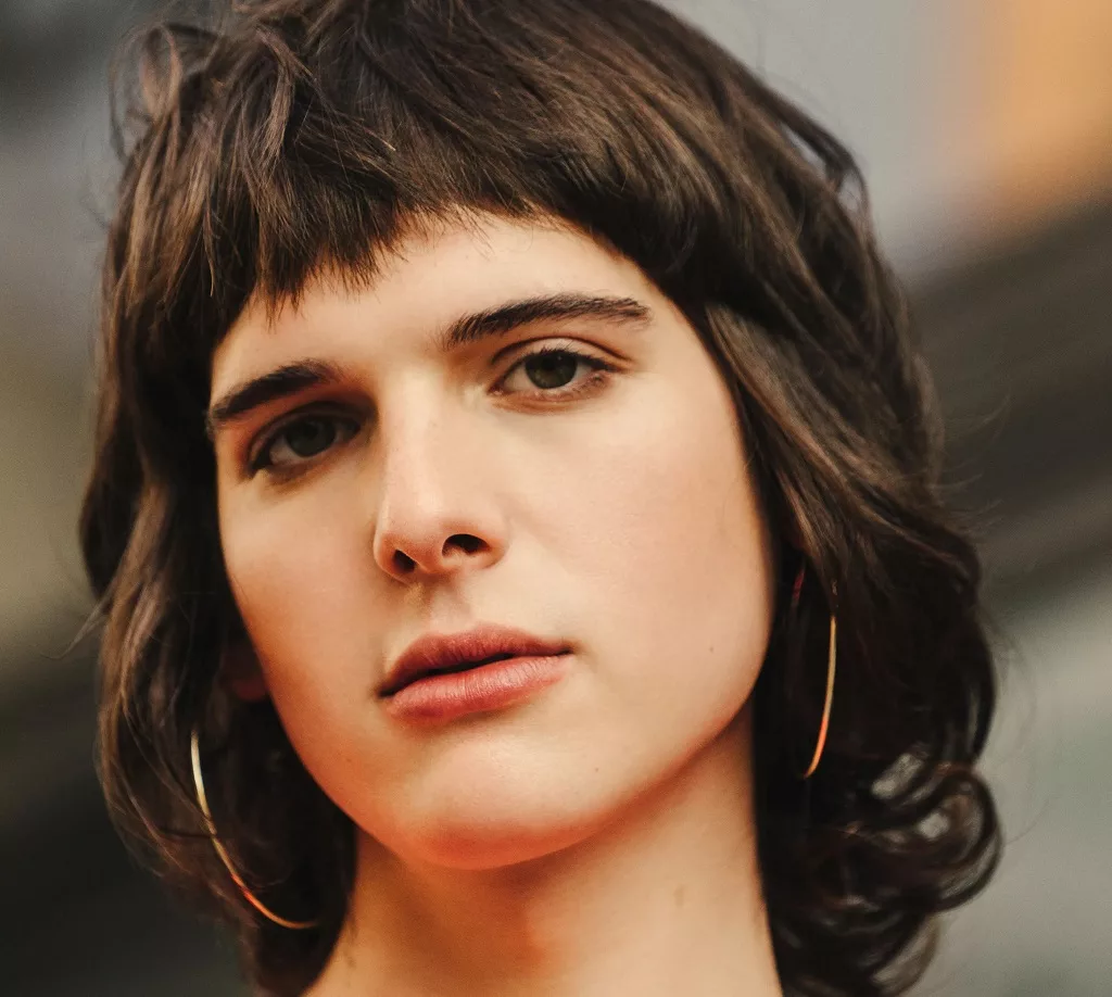 Hari Nef Gay