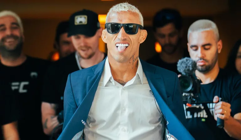 Charles Oliveira Religion: Is He Christian Or Muslim? Family