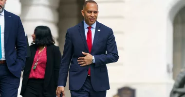 Jeffries: GOP moderates ‘missing in action’ on combating shutdown