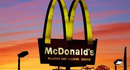 McDonald’s Franchisees Slam Draconian CA Fast Food Bill, 'Will Result in a Devastating Financial Blow'