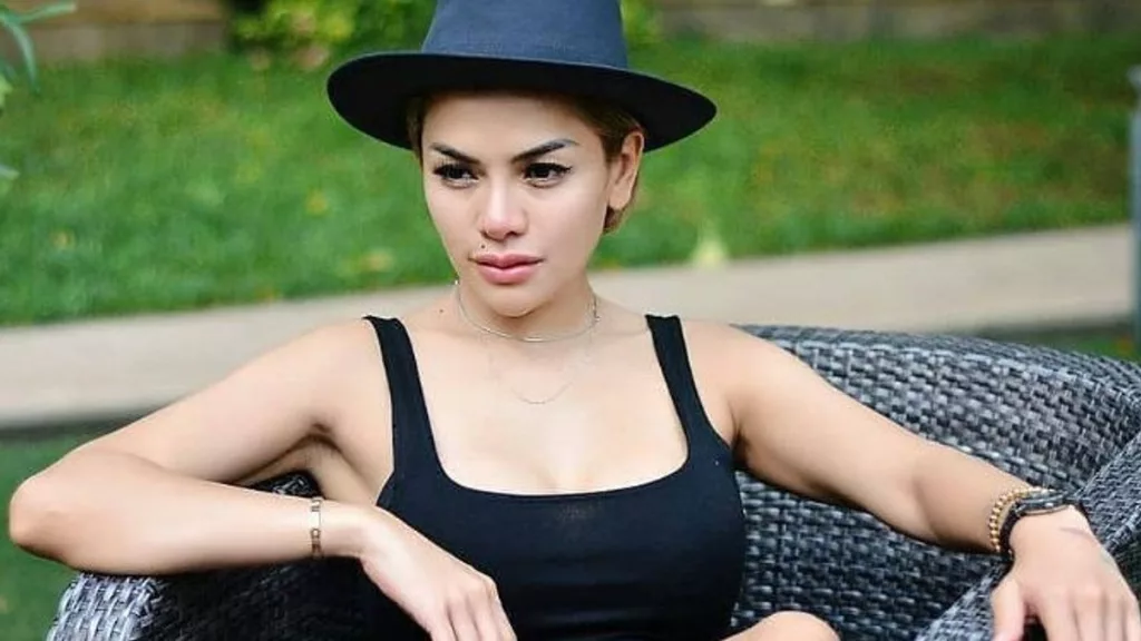 Nikita Mirzani Parents