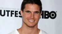 Robbie Amell | Parents, Siblings And Age