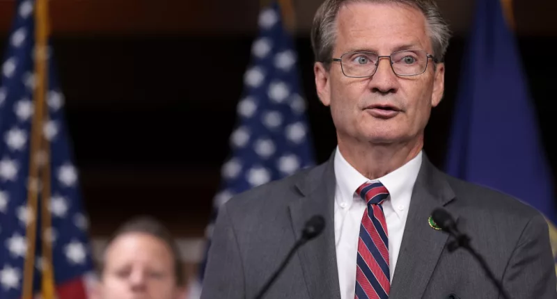 'I didn't learn anything:' Burchett on classified UFO briefing