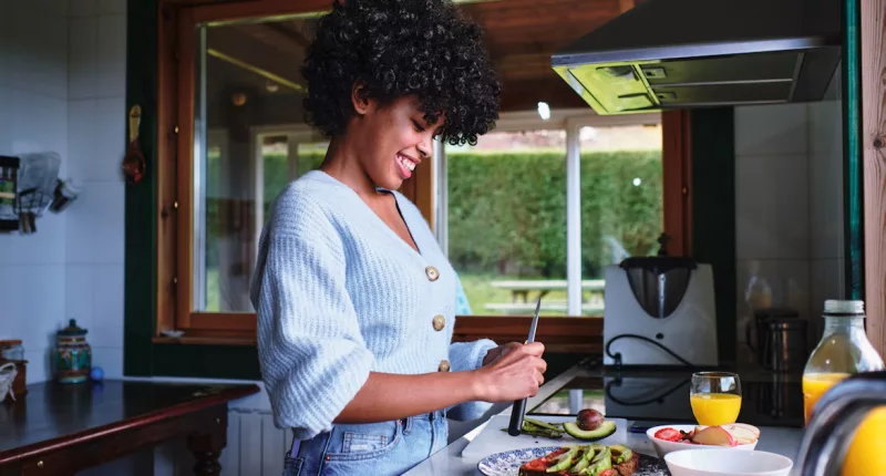 11 Nutrient-Dense, Low-Lift Lunch Ideas Recommended by (Brilliant, Busy) Registered Dietitians