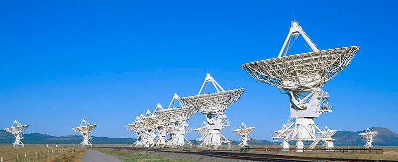 AI or ET?: Experts split over whether stargazers should be looking for aliens or new tech