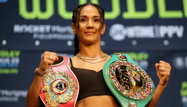 Amanda Serrano Sister: Meet Cindy Serrano And Brother