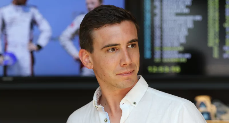 Boss Mark plans to hand out thousands to each employee
