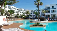 A teen has died after falling from a hotel balcony in Lanzarote