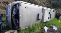 A British tourist has died and more than 20 other holidaymakers have been injured in a coach crash in Peru