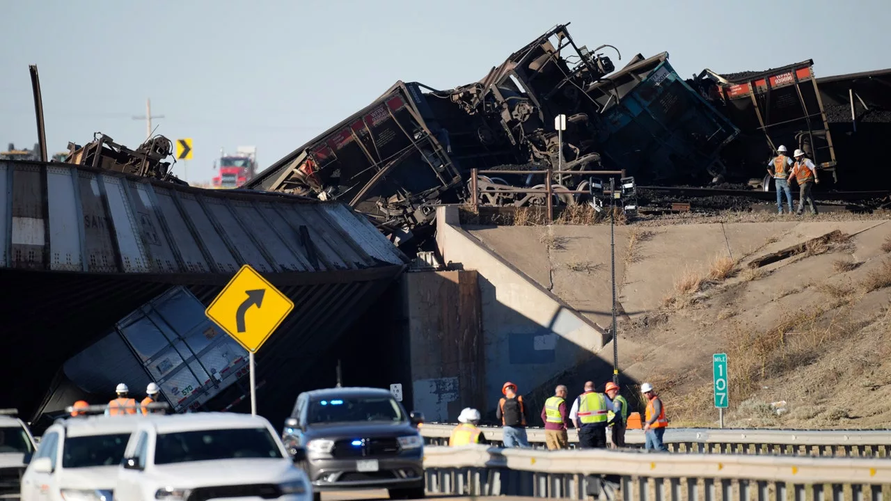 Broken rail caused deadly Colorado train derailment, investigators say