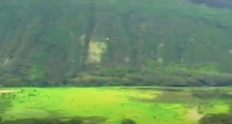 Footage has shown a possible UFO sighting in Hawaii