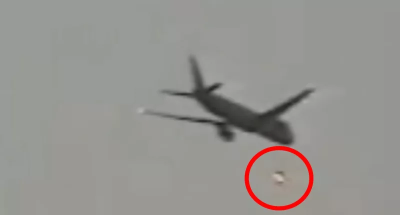 A UFO seen hovering over a major city nearly 20 years ago still baffles experts to this day