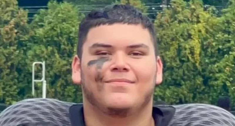 Connecticut high schooler dies after fainting at football practice