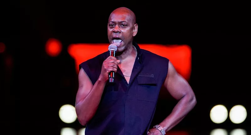 Dave Chappelle criticizes Israel's bombing and triggers show walkout