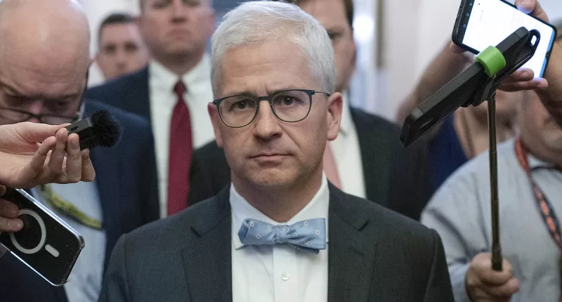 Dems take advantage of GOP House power vacuum