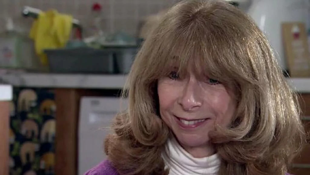 Does Gail Platt Wear A Wig