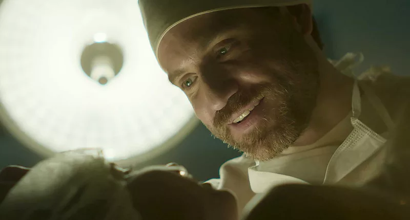 Dr Paolo Macchiarini operating in Dr. Death Season 2