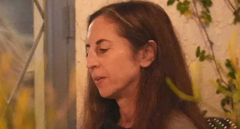 EXCLUSIVE: Squatter Elizabeth Hirschhorn is spotted on dinner date