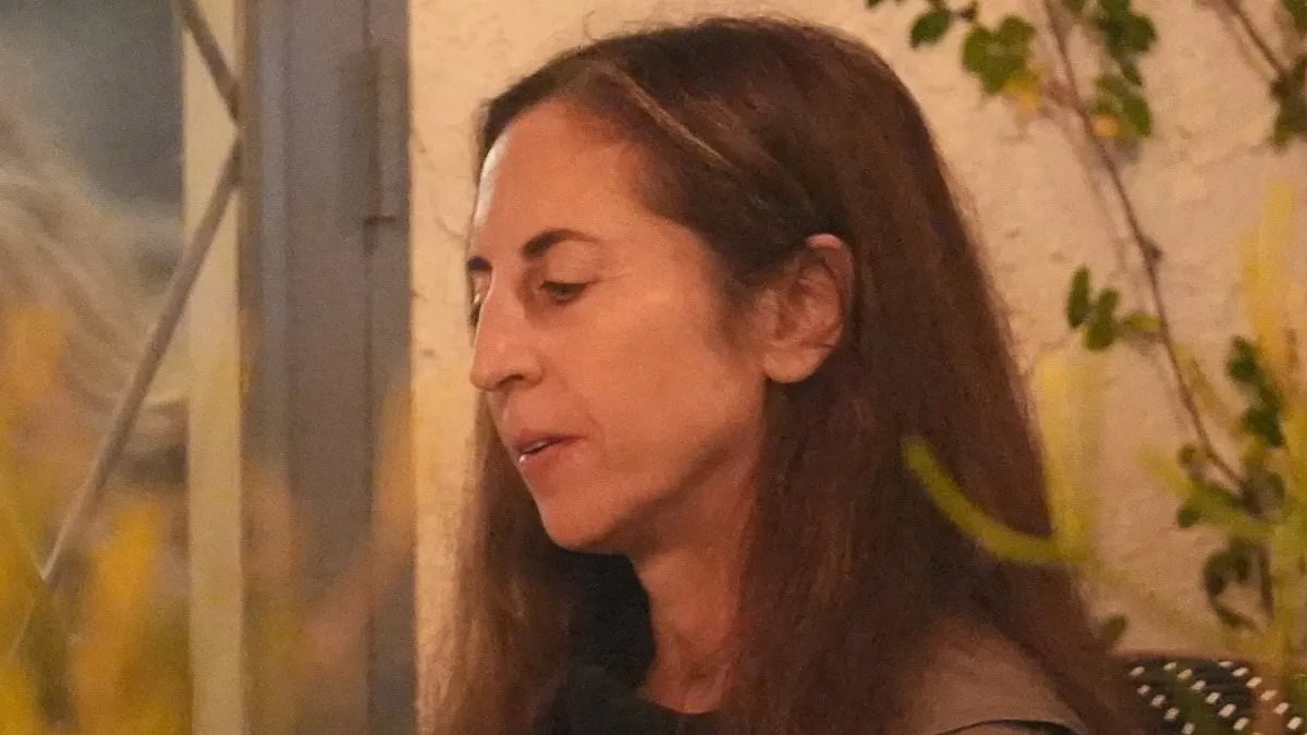 EXCLUSIVE: Squatter Elizabeth Hirschhorn is spotted on dinner date