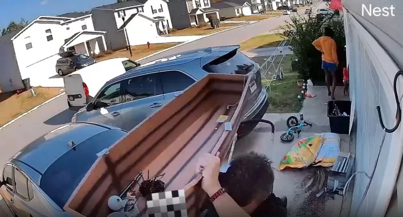 Family removes death-themed Halloween decoration due to neighbor's cancer diagnosis