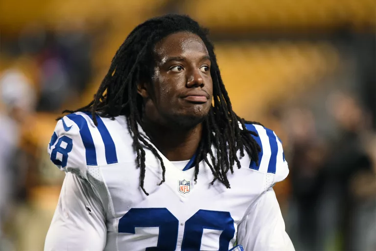 Former NFL Player Sergio Brown Arrested, Facing Murder Charge in Mother's Death
