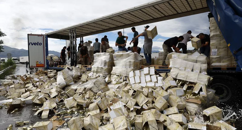 French wine makers destroy Spanish wine in protest over cheap imports