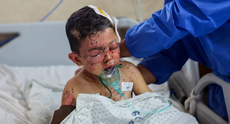 Gaza is 'being strangled... and running out of life', UN warns