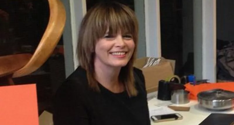 Is Lucy Ryder Richardson Dealer Related To Anna